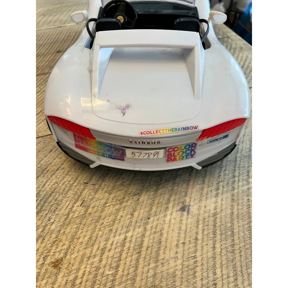 Rainbow High 8-in-1 Color Change Car White Convertible LED Light Up Vehicle